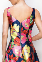 Load image into Gallery viewer, Flower Print Heart Neckline Sleeveless Maxi Skirt Dress