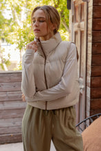 Load image into Gallery viewer, Reversible Zip Up Cropped Puffer Vest
