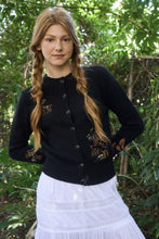 Load image into Gallery viewer, Animal Embroidery Detail Button -down Knit Cardigan