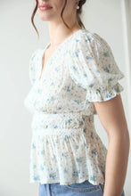 Load image into Gallery viewer, V-neck Crochet Lace Trim Floral Top