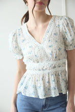 Load image into Gallery viewer, V-neck Crochet Lace Trim Floral Top