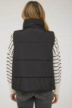 Load image into Gallery viewer, Solid Zip Up Puffer Vest