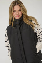 Load image into Gallery viewer, Solid Zip Up Puffer Vest