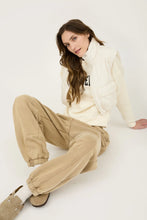 Load image into Gallery viewer, Cropped Zip up Cargo Puffer Vest