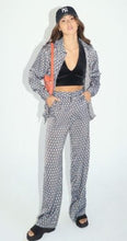 Load image into Gallery viewer, Printed Satin Long Pants