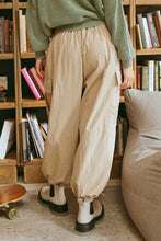 Load image into Gallery viewer, Elastic Waist Cargo Joggers