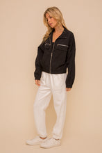 Load image into Gallery viewer, Zipper Detailed Front Crop Jacket