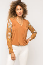 Load image into Gallery viewer, Surplice front with button detail top