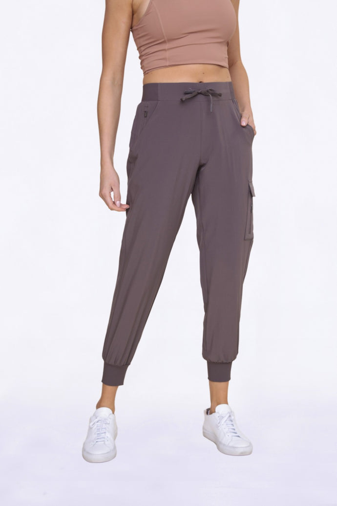 High-Waisted Capri Active Joggers with Pockets