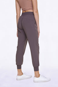 High-Waisted Capri Active Joggers with Pockets